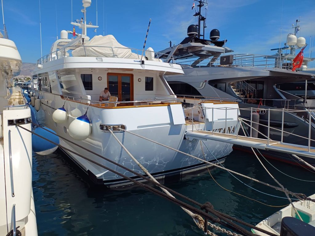 Yacht painting and refinishing project - image 1