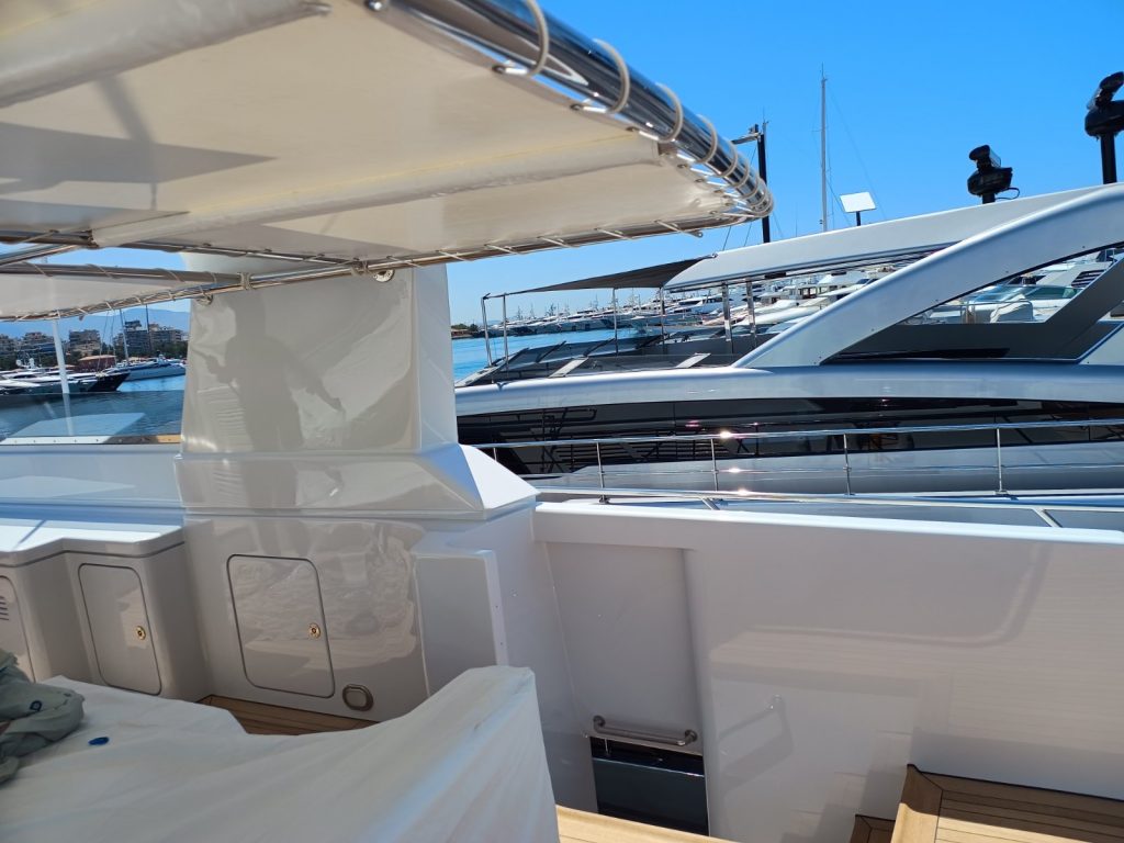 Yacht painting and refinishing project - image 11