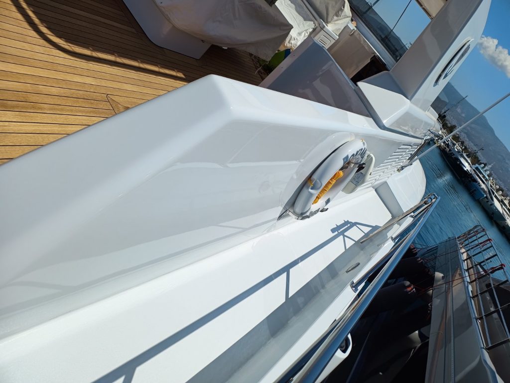 Yacht painting and refinishing project - image 12