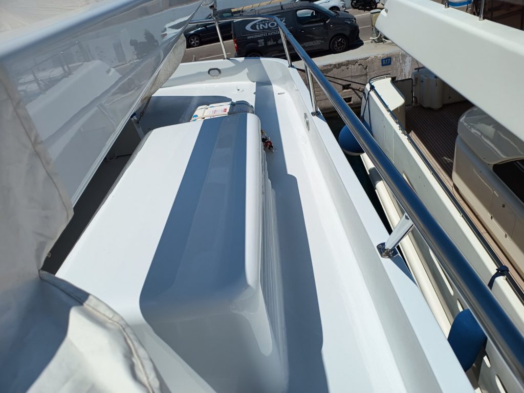 Yacht painting and refinishing project - image 13