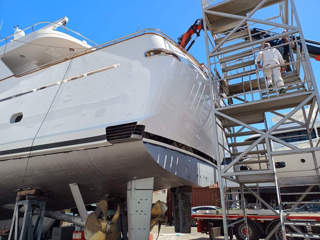 Yacht painting and refinishing project - image 17