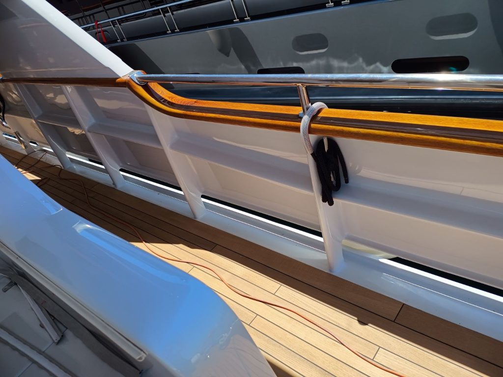 Yacht painting and refinishing project - image 8