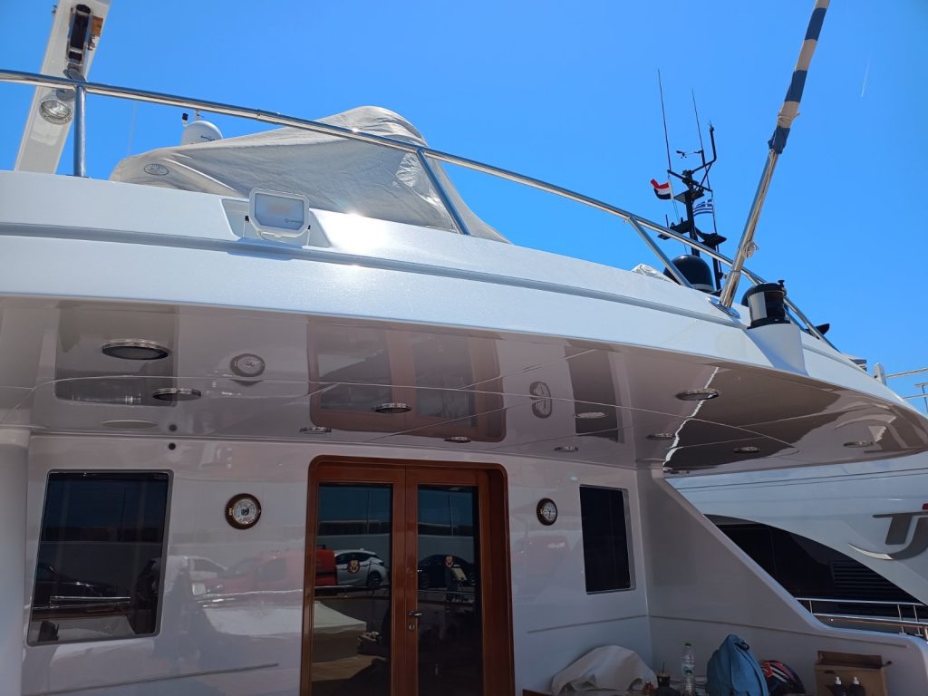 Yacht painting and refinishing project - image 9