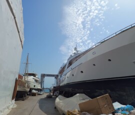Yacht painting and refinishing project - image 16