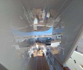 Yacht painting and refinishing project - image 4