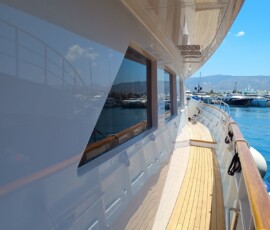 Yacht painting and refinishing